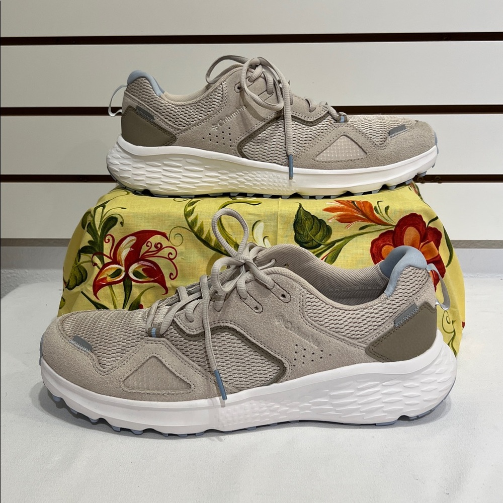 Columbia Men's Athletic Shoes in Gray and White